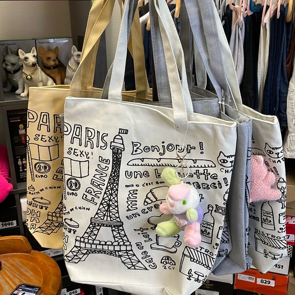 🎉🚗🛣️ USB CHARGER/KEYCHAINS/TOTE BAG🛣️🚗🎉 - Picture 3 of 7